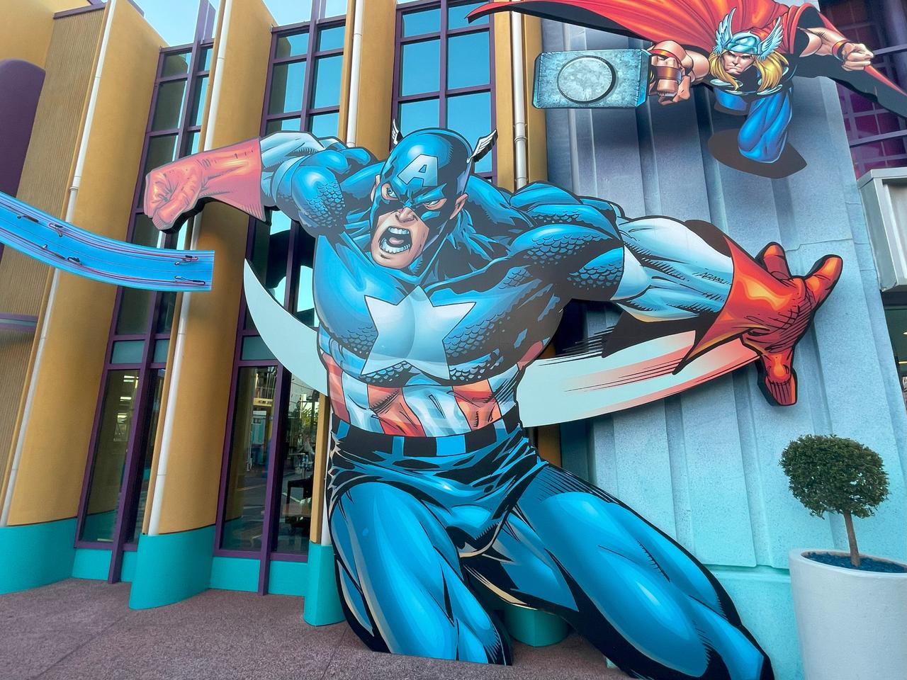 Marvel Super Hero Island mural