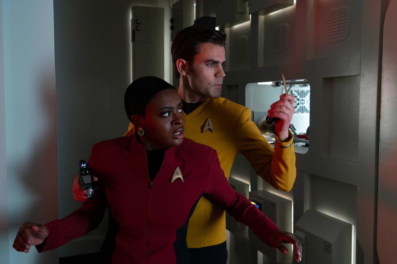 star trek snw -- uhura and kirk