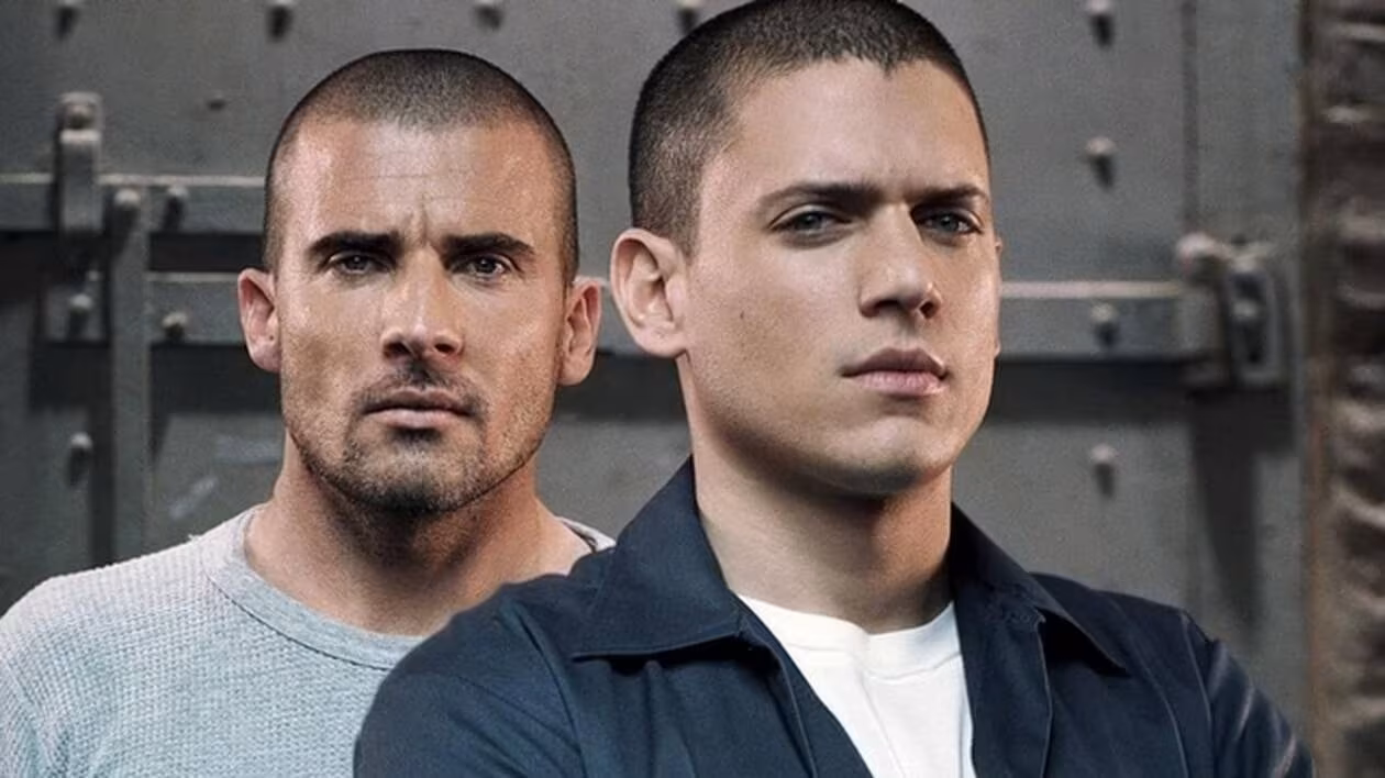 A promotional still of Wentworth Miller and Dominic Purcell in Prison Break
